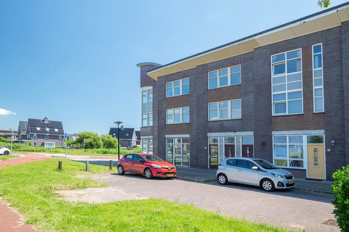 Foto 24 van Conny Stuartlaan 86