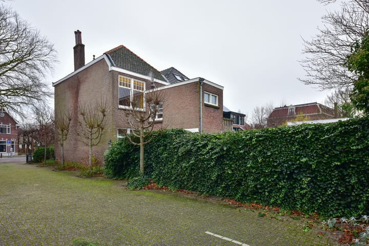 Foto 47 van Kennemerstraatweg 132