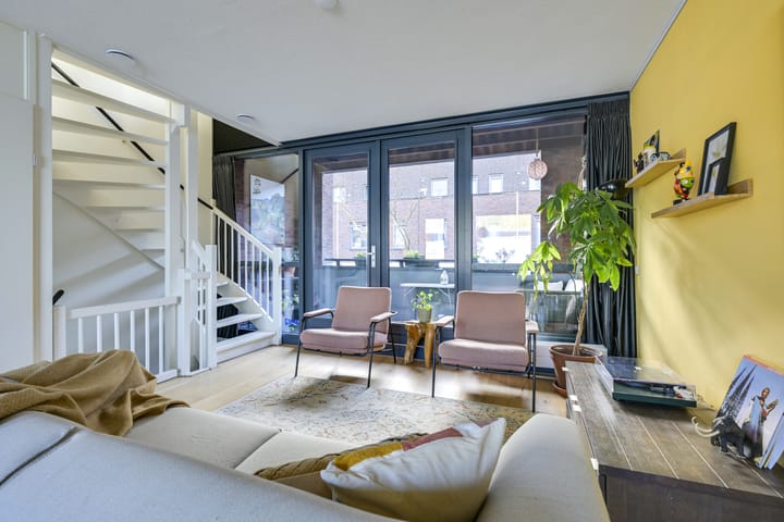 Foto 2 van Alberdingk Thijmstraat 15