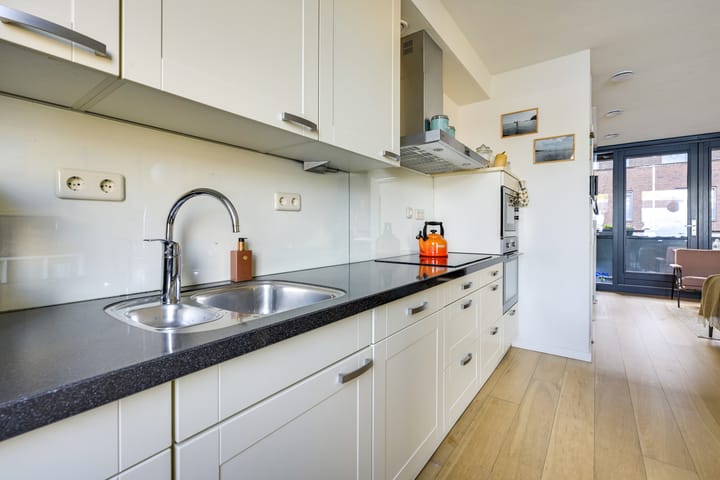 Foto 26 van Alberdingk Thijmstraat 15