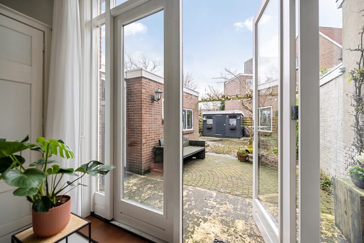 Foto 16 van Spoorstraat 12