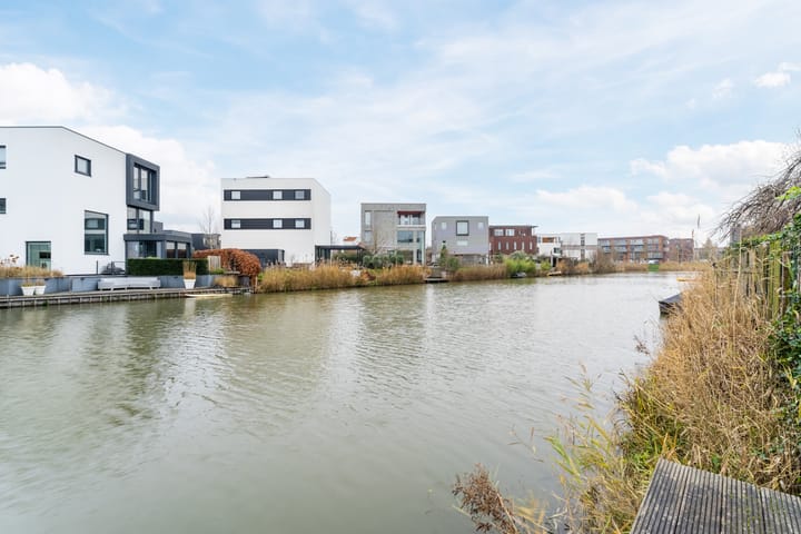 Foto 11 van Burt Bacharachstraat 80