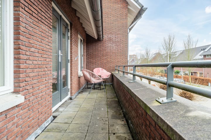 Foto 43 van Burt Bacharachstraat 80