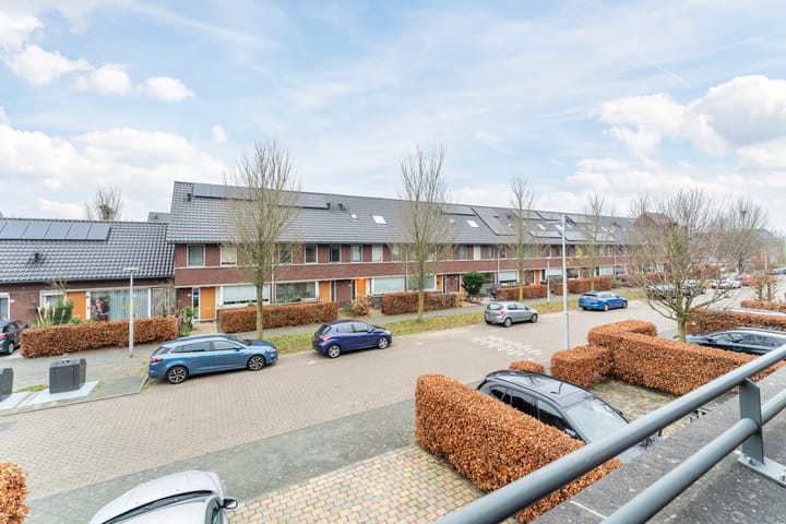 Foto 45 van Burt Bacharachstraat 80