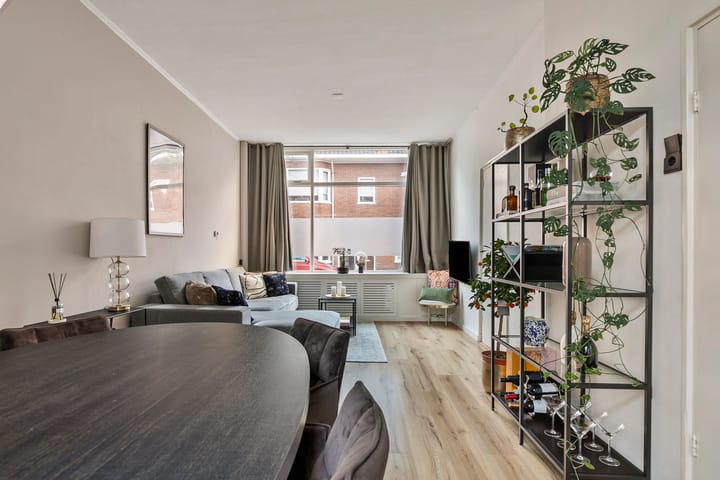 Foto 8 van Esdoornstraat 6