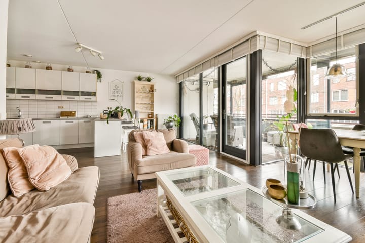 Photo 10 of Johan Hofmanstraat 108