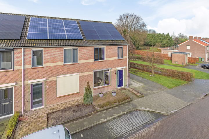 Photo 2 of Julianastraat 60