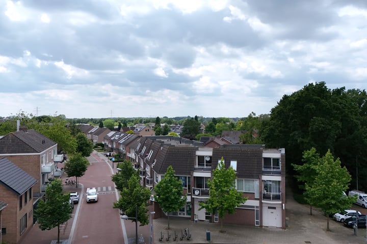 Bekijk foto 56 van Brugstraat 23