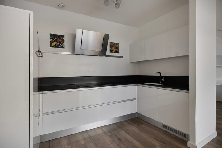 Photo 10 of Buizerdhof 411