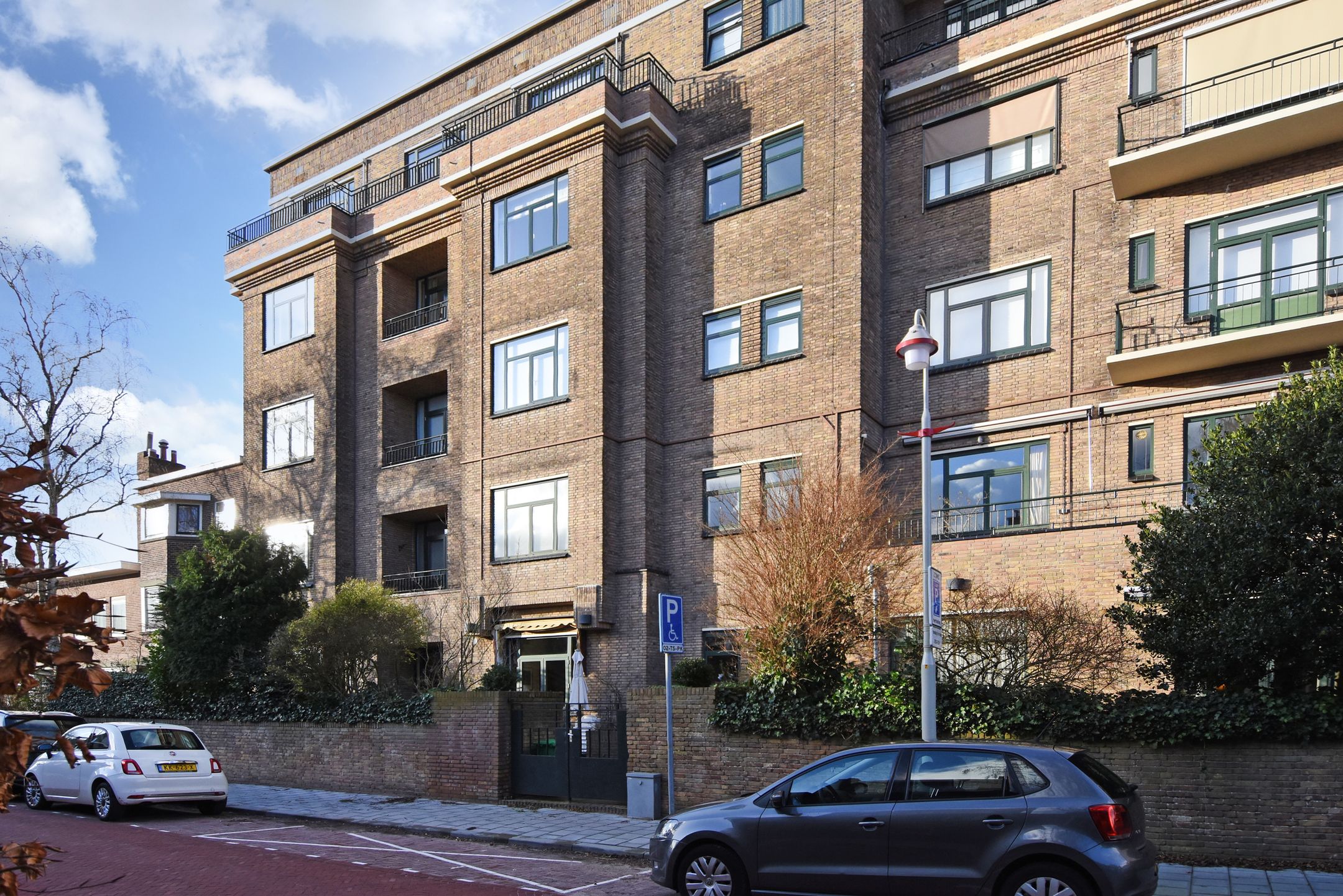 Photo 45 of Van Alkemadelaan 350-220