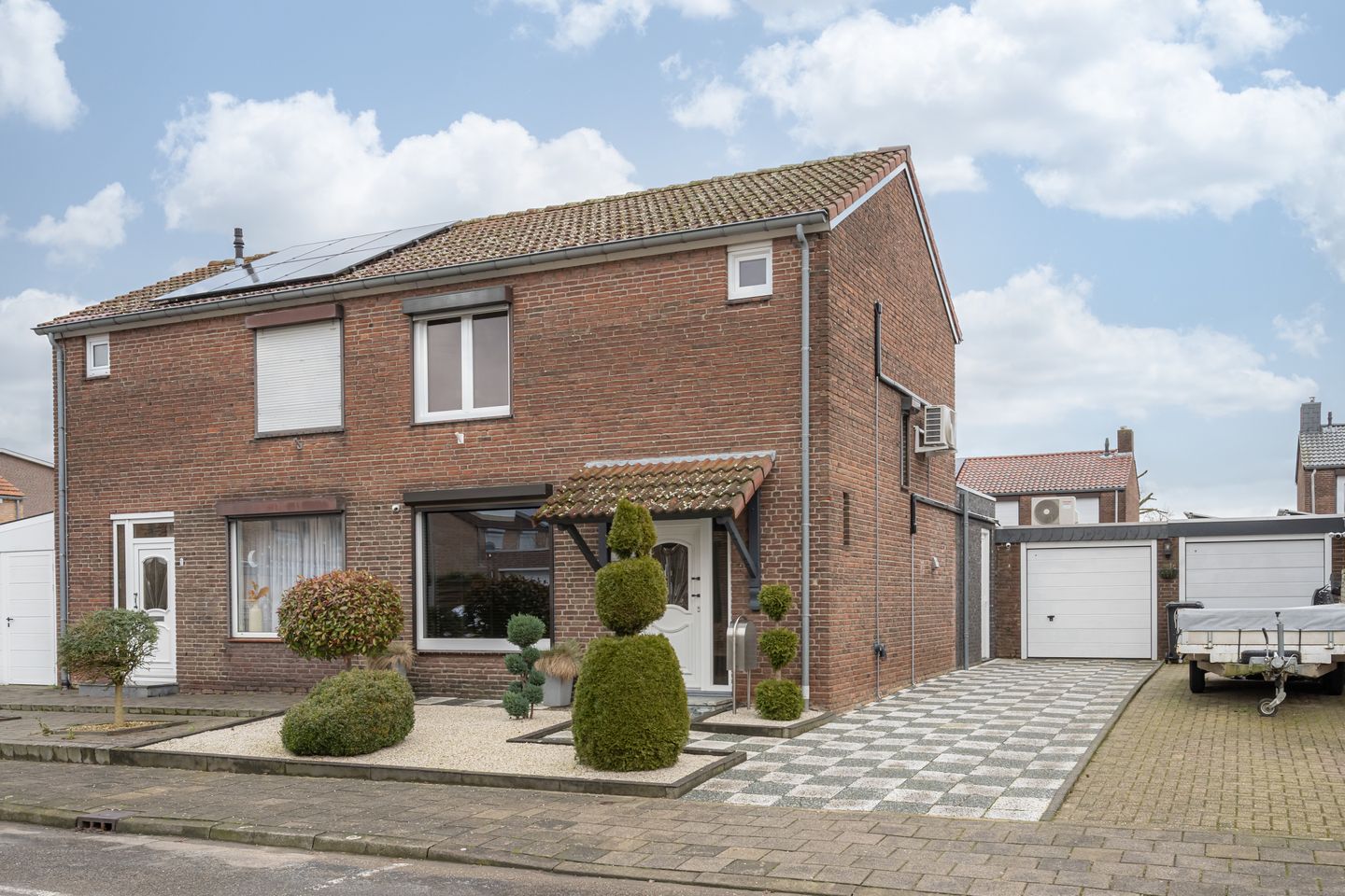 Foto 1 van Dr. Marga Klompéstraat 5