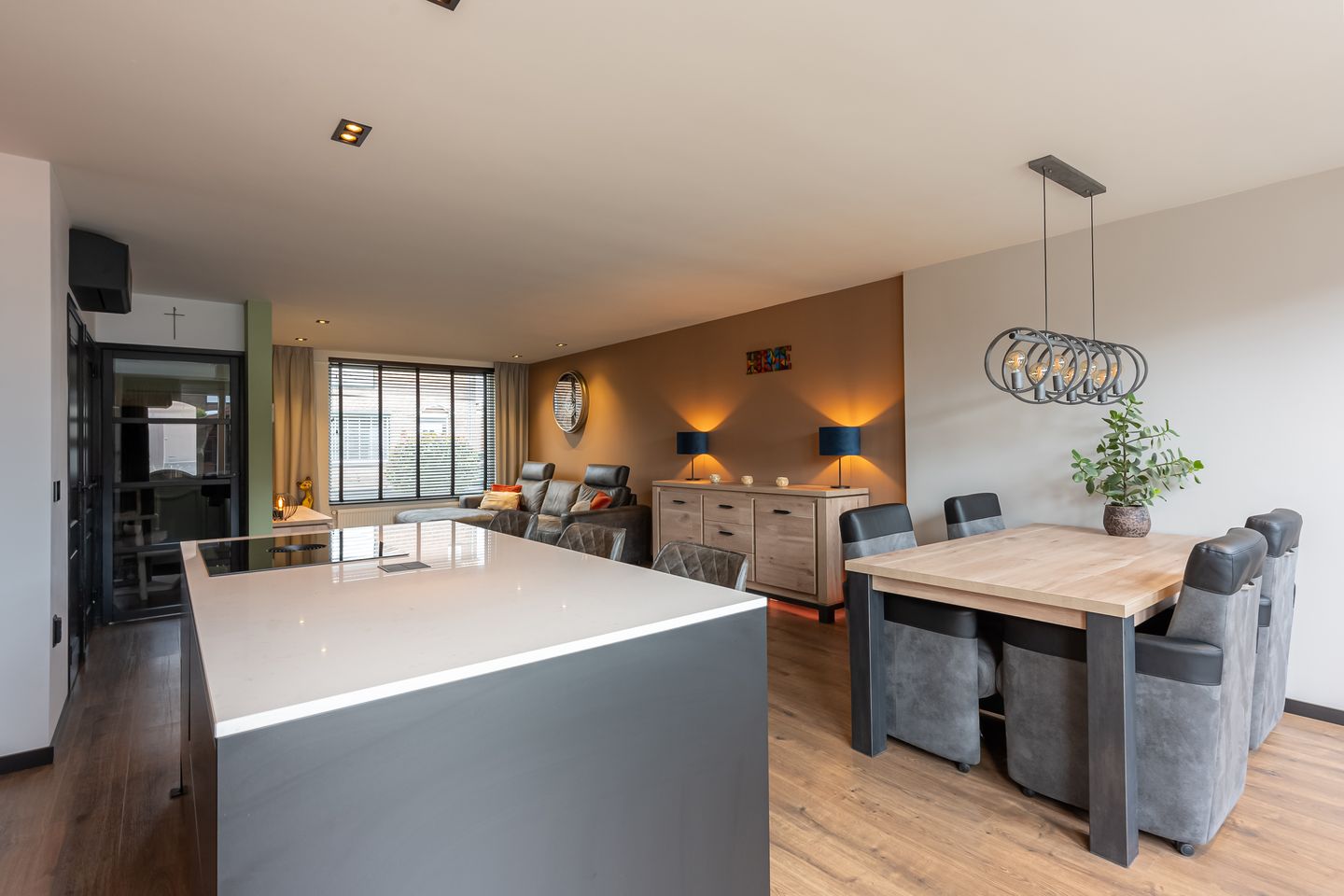 Photo 10 of Dr. Marga Klompéstraat 5