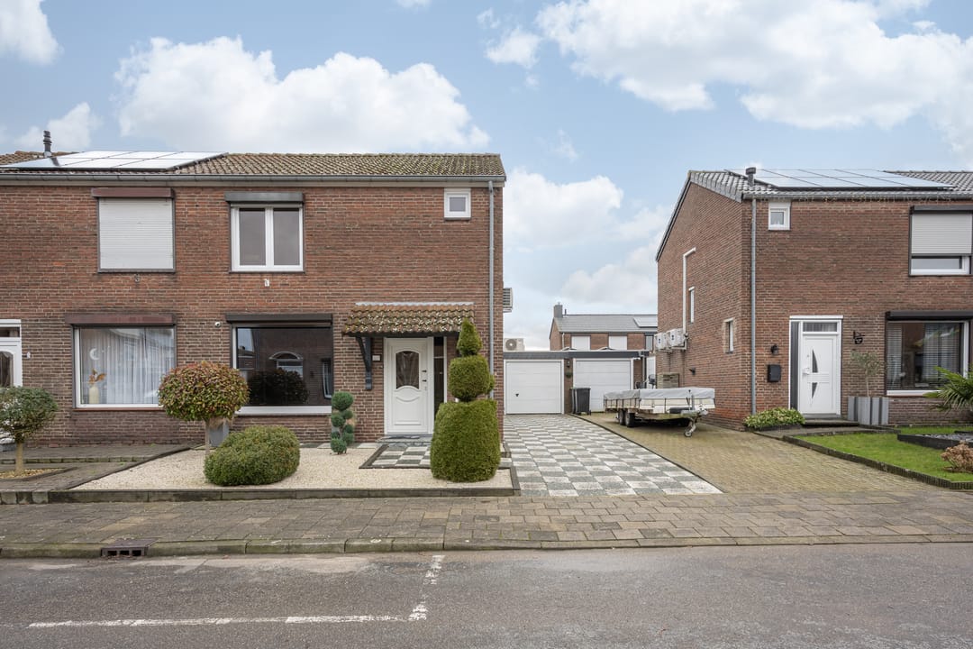 Photo 23 of Dr. Marga Klompéstraat 5