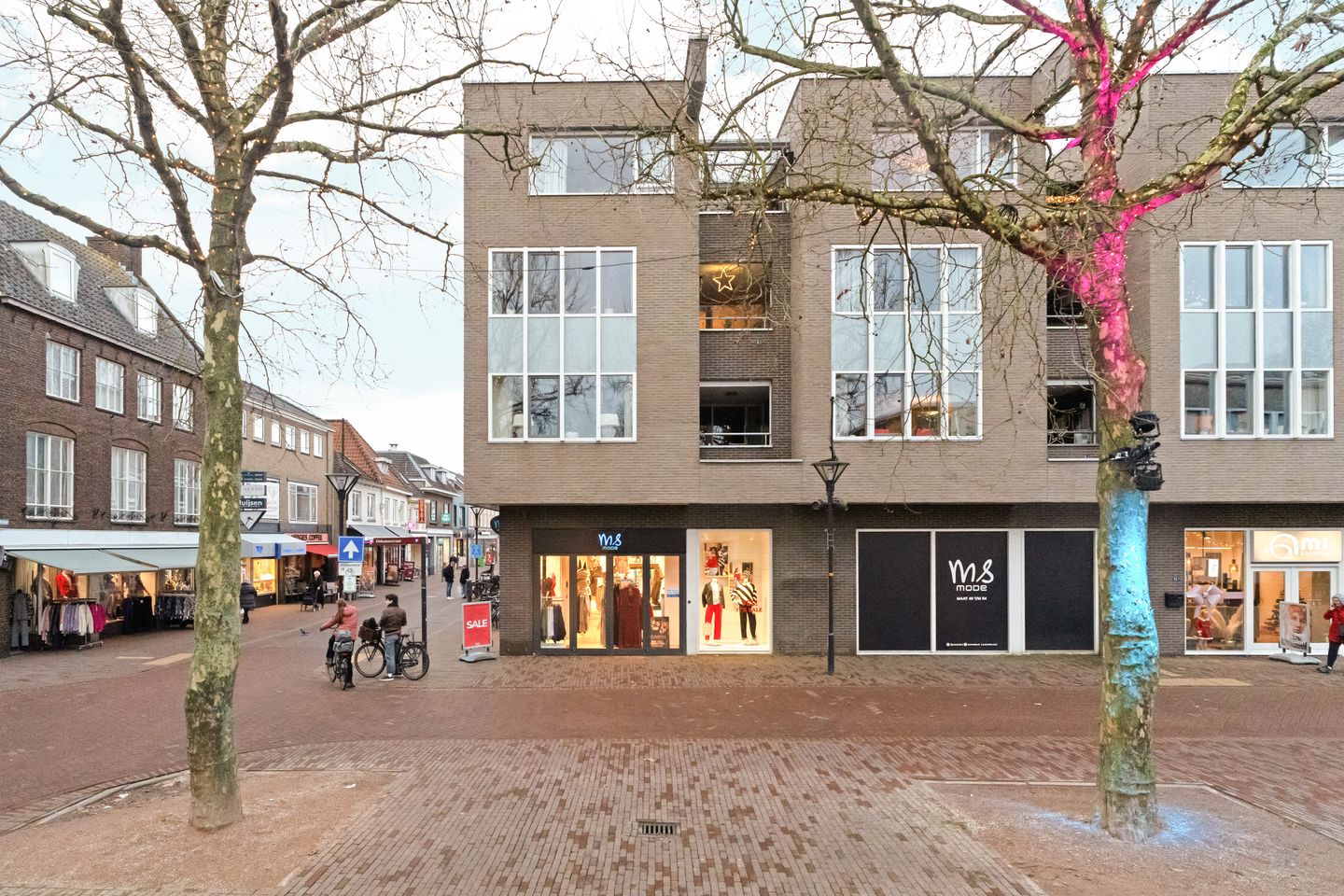 Foto 35 van Raadhuisplein 15-15