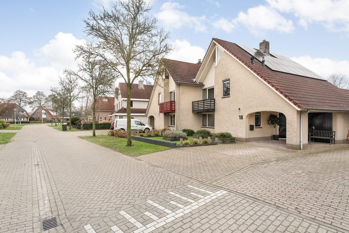 Foto 3 van Margriet 18