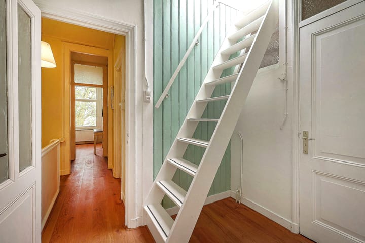 Photo 21 of Johannes Verhulststraat 8-2