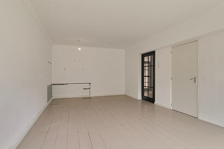 Foto 11 van Edmond Hellenraadstraat 58