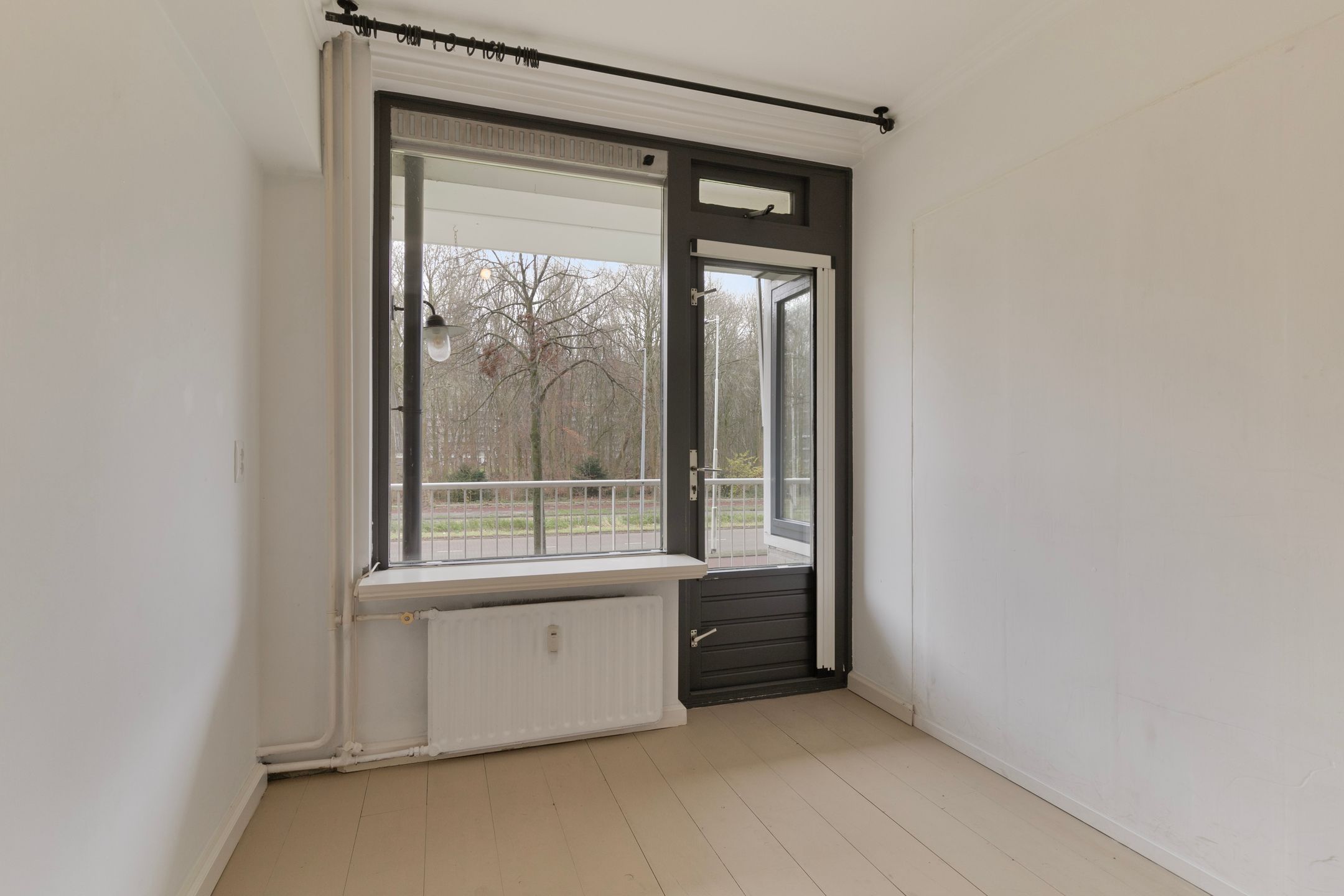 Foto 12 van Edmond Hellenraadstraat 58