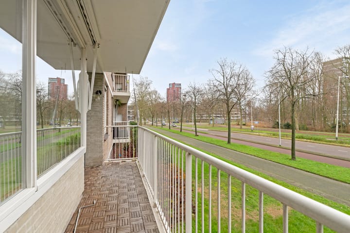 Foto 14 van Edmond Hellenraadstraat 58