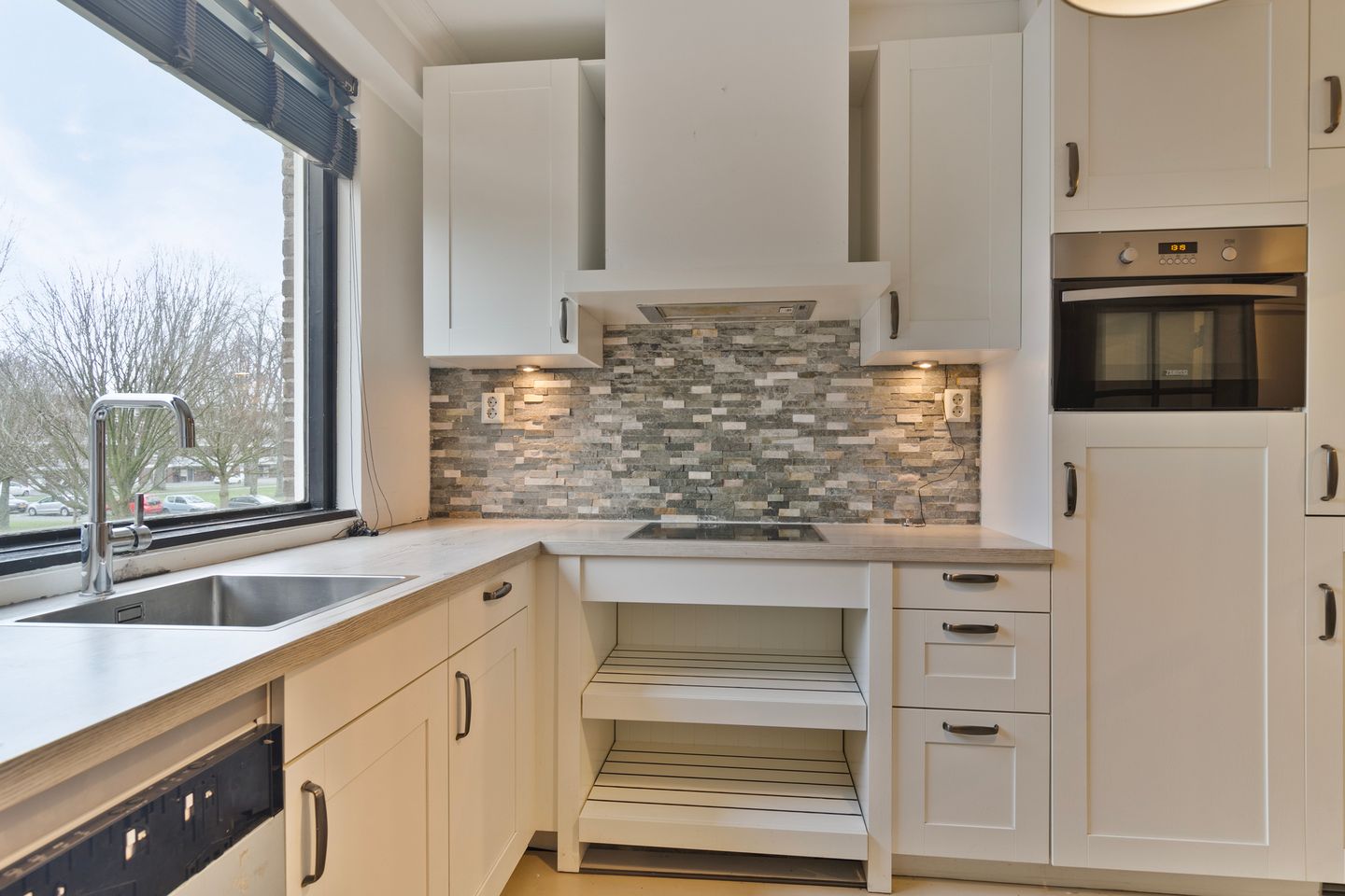 Foto 20 van Edmond Hellenraadstraat 58