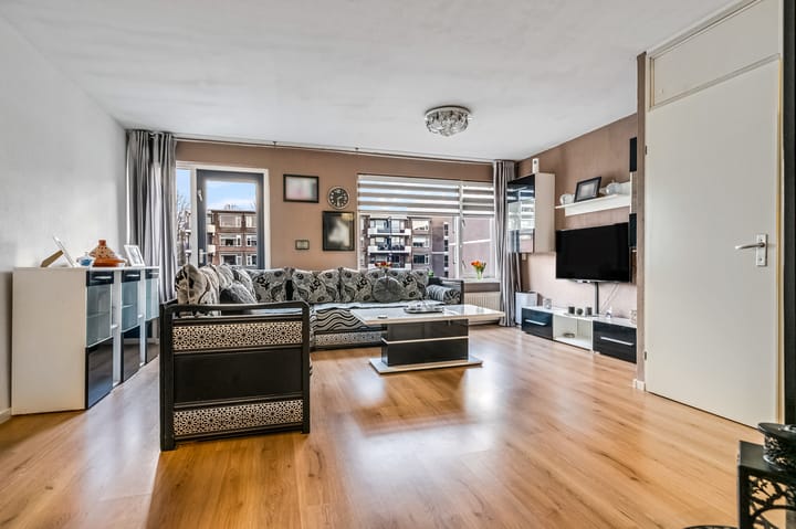 Photo 2 of Hollandia 54