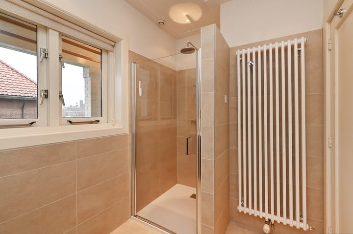 Foto 27 van Van Hoeylaan 12