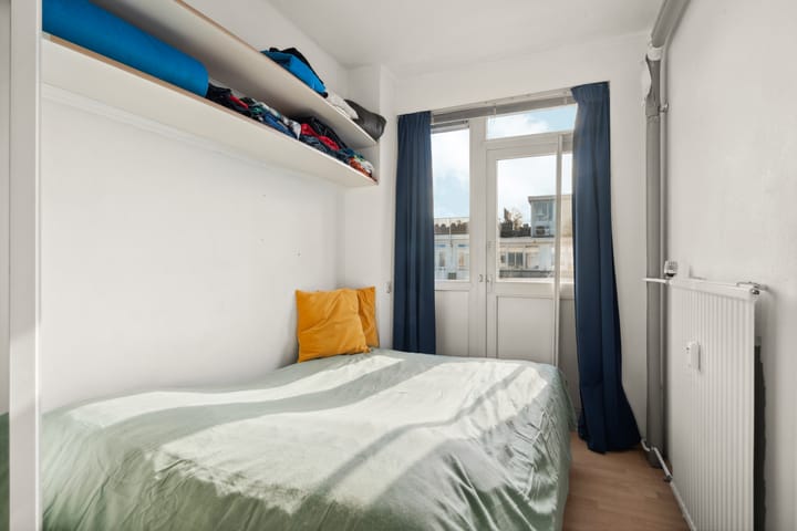 Foto 16 van Burmanstraat 18-4