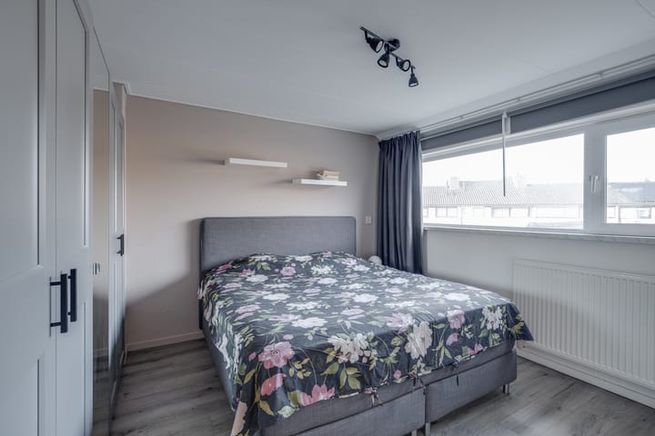 Foto 13 van Mezenlaan 104