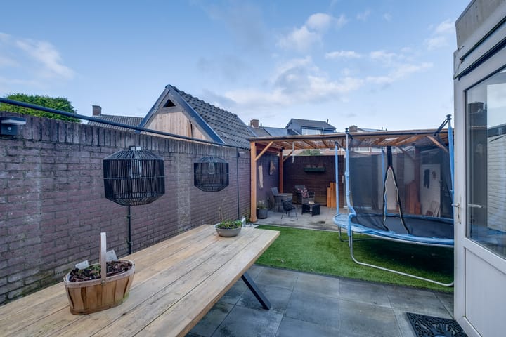 Foto 23 van Mezenlaan 104