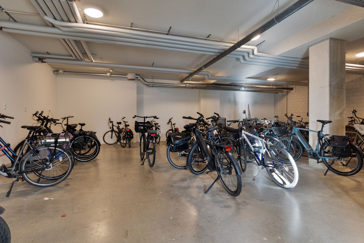 Photo 34 of De Klok 380