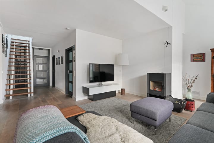 Foto 8 van Walraven van Hallstraat 20