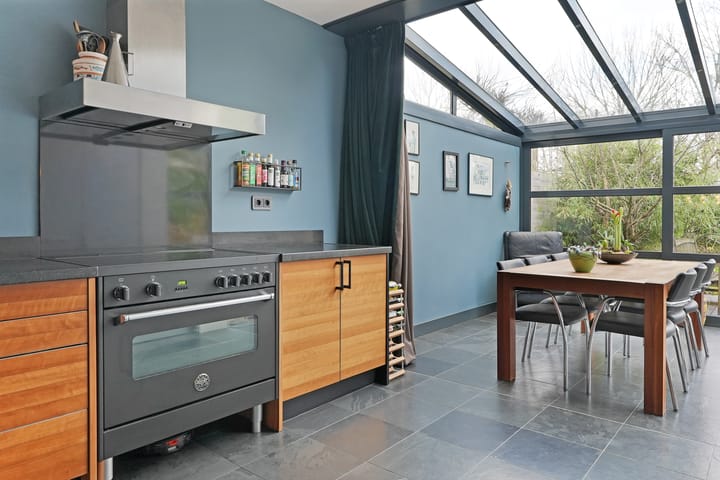 Foto 14 van Walraven van Hallstraat 20