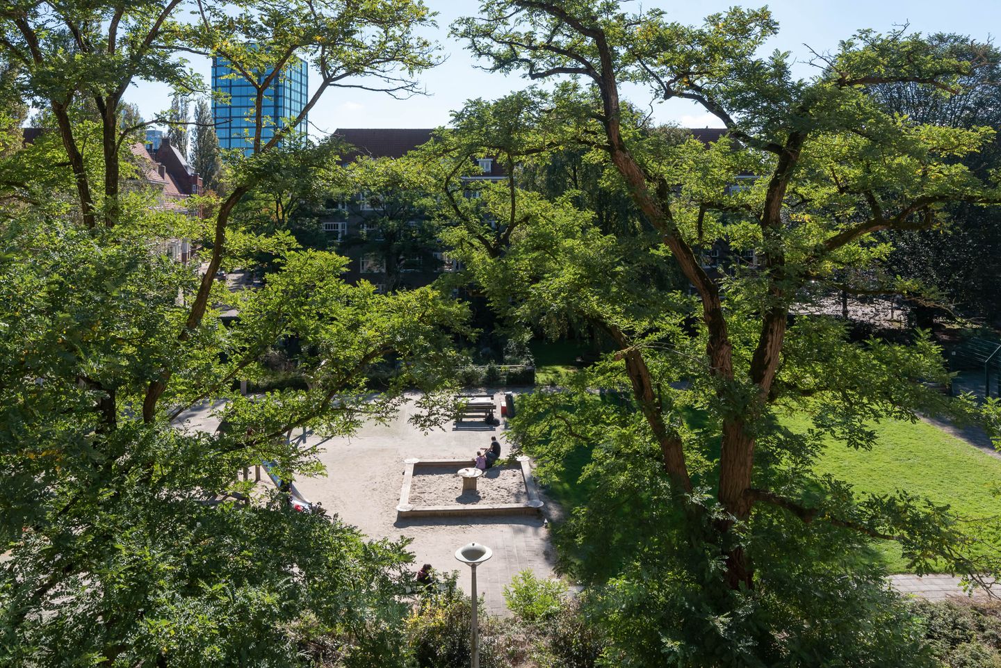 Foto 10 van Van Tuyll van Serooskerkenplein 34-3