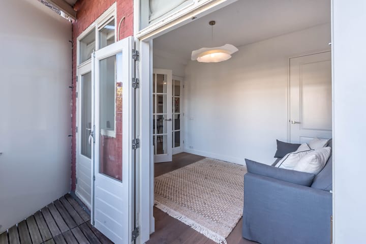 Foto 19 van Van Tuyll van Serooskerkenplein 34-3