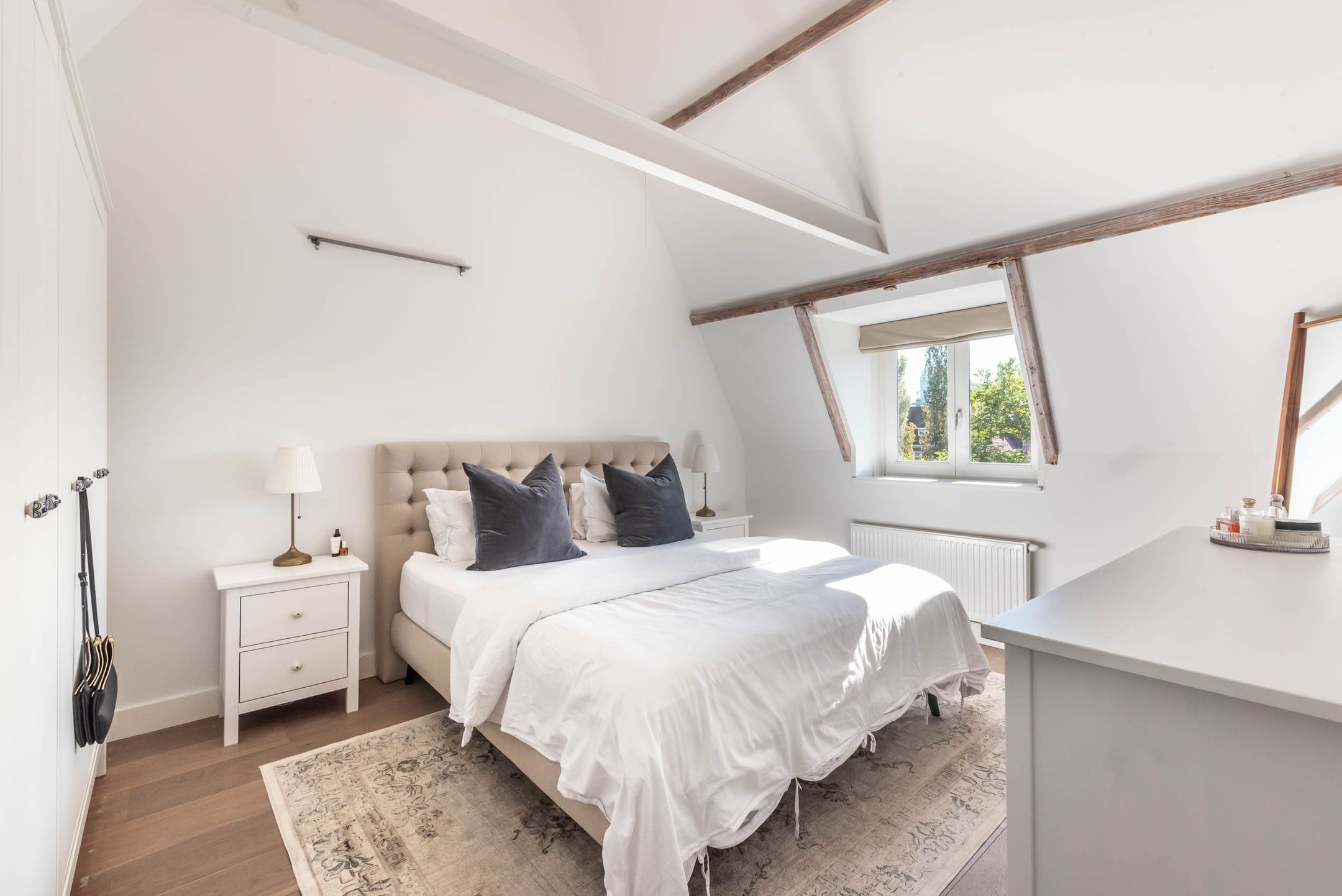 Foto 27 van Van Tuyll van Serooskerkenplein 34-3