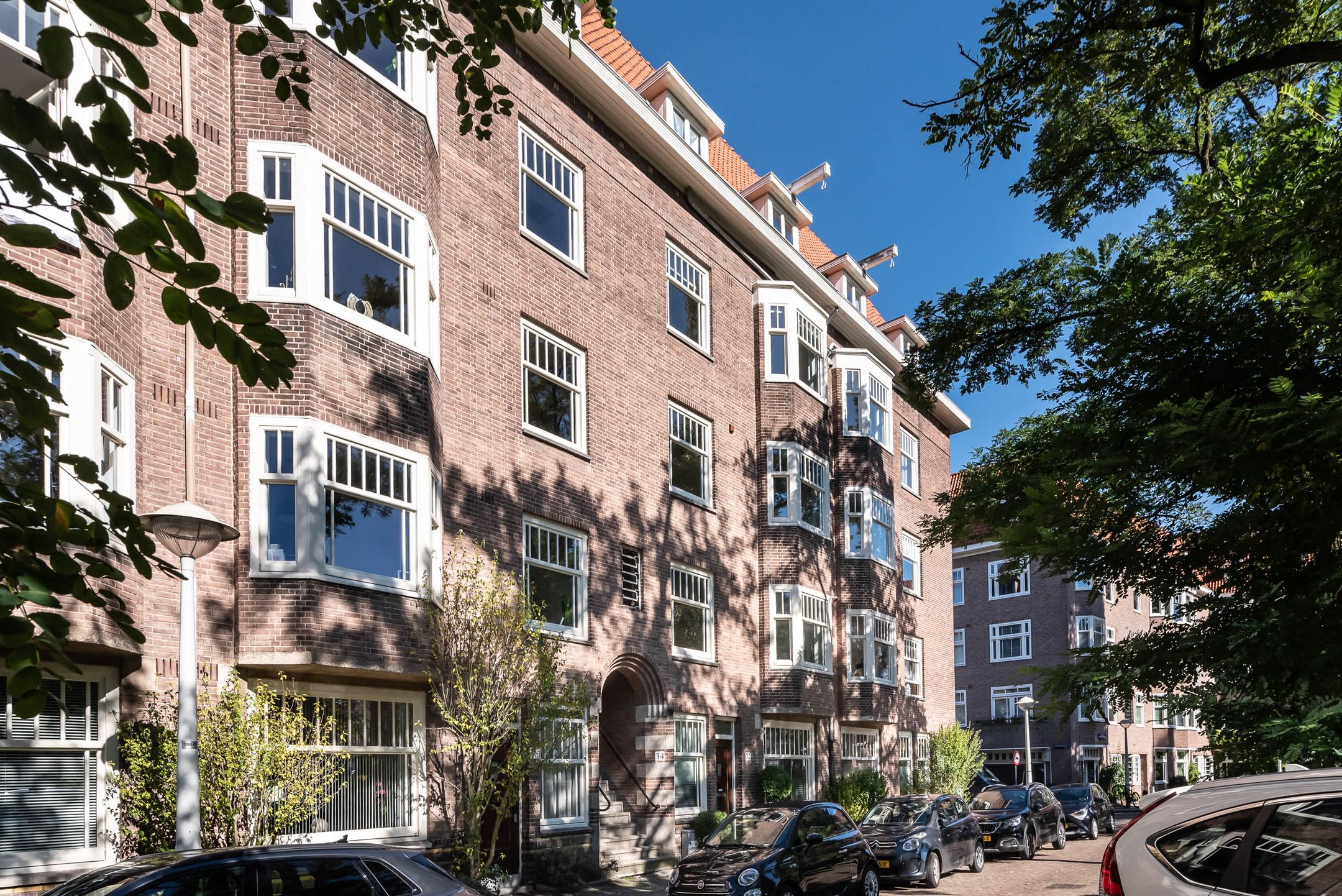 Foto 48 van Van Tuyll van Serooskerkenplein 34-3