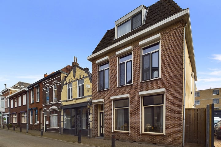 Photo 1 of Vlooswijkstraat 24