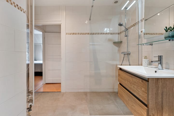 Foto 27 van Borneostraat 40