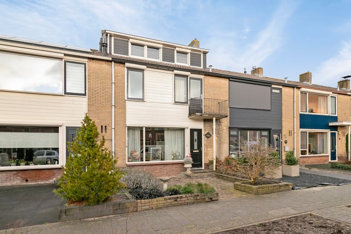 Bekijk foto 2 van de Bruynstraat 16