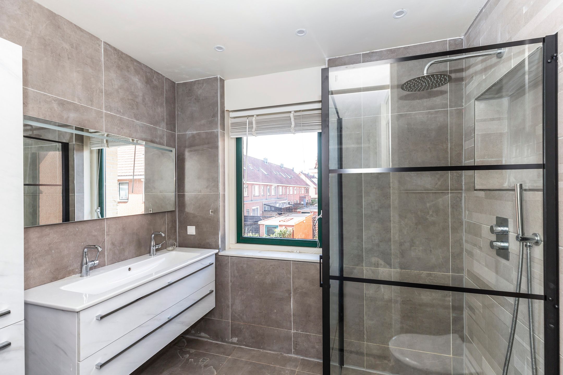 Foto 24 van Rodium 8