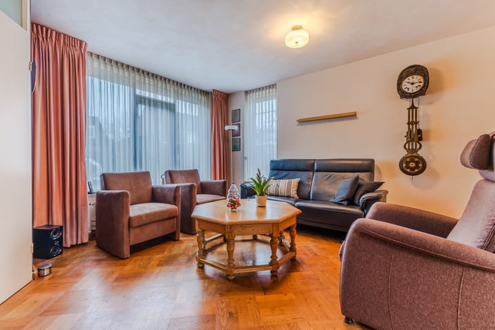 Foto 2 van Dollarhof 14