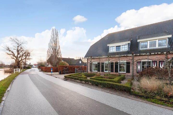 Photo 61 of Westeinde 74