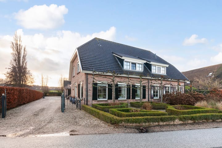 Photo 63 of Westeinde 74