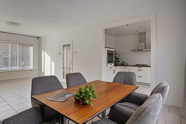 Foto 3 van van Wassenaerstraat 12