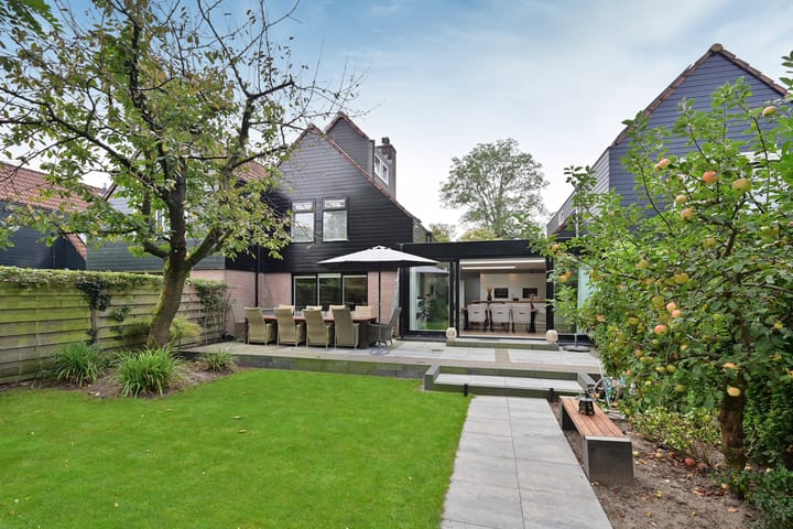 Foto 1 van Rendier 7