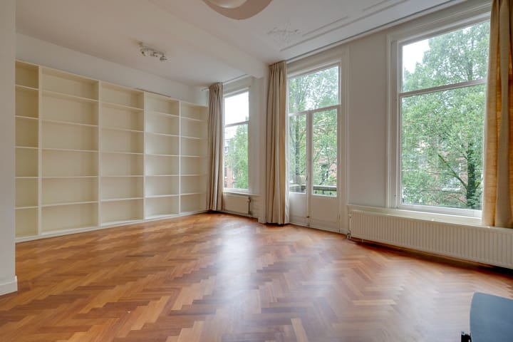 Photo 6 of Johannes Verhulststraat 117-2