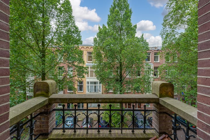 Photo 7 of Johannes Verhulststraat 117-2