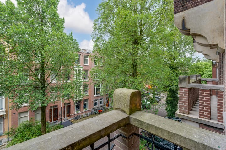 Photo 8 of Johannes Verhulststraat 117-2