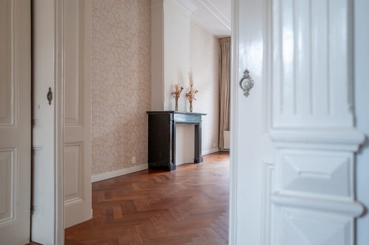 Photo 12 of Johannes Verhulststraat 117-2