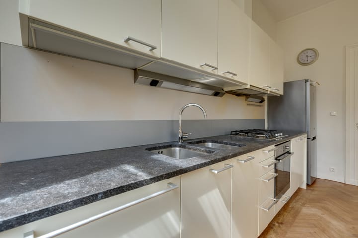 Photo 17 of Johannes Verhulststraat 117-2